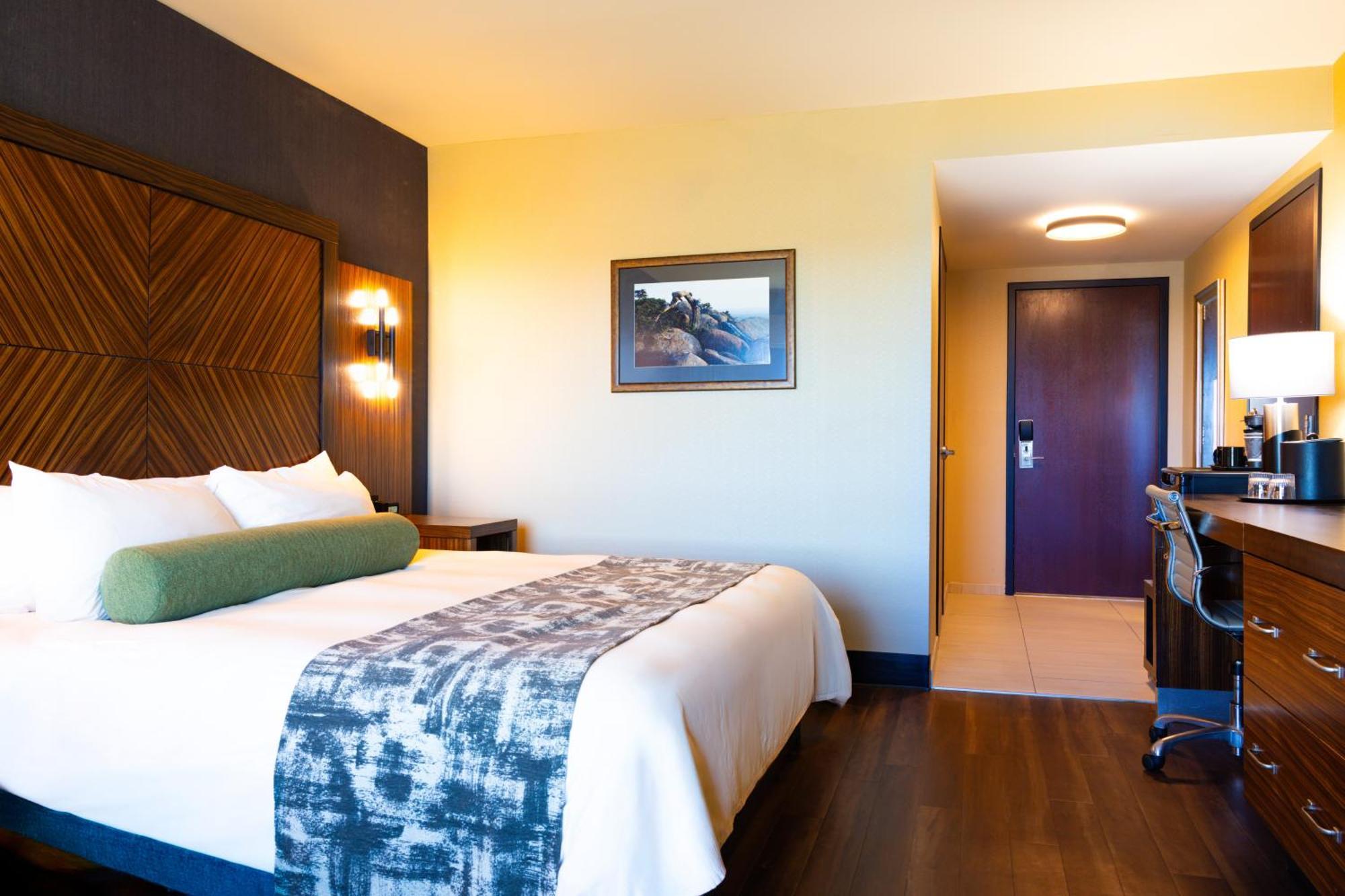 Apache Casino Hotel 3*