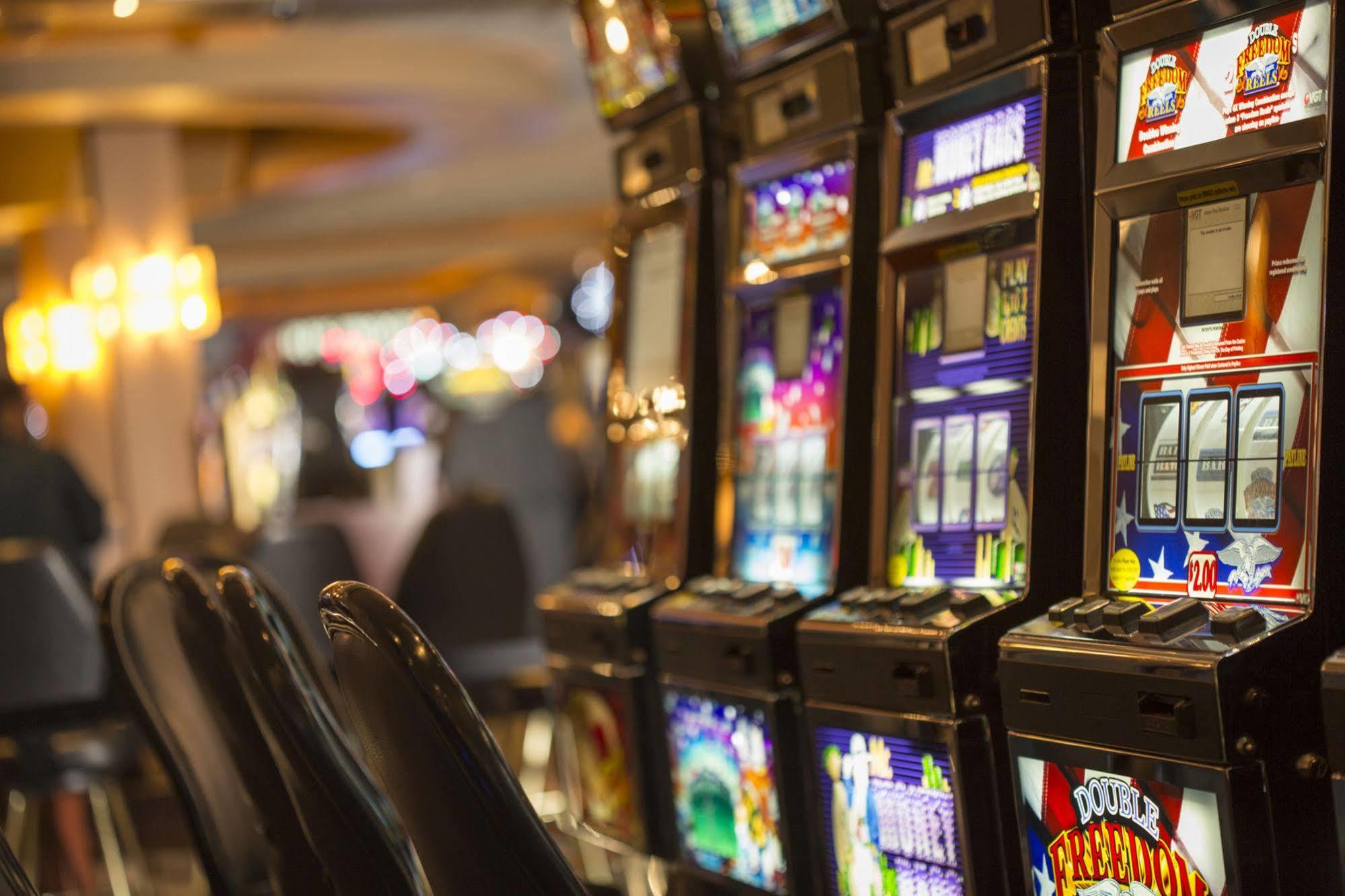 Apache Casino 3*